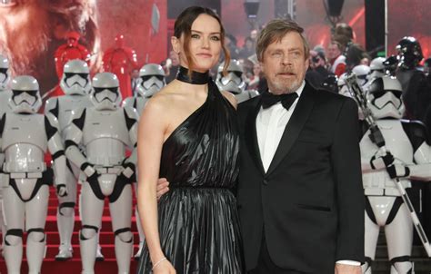 Daisy Ridleys 19 Sexiest Star Wars Red Carpet Looks